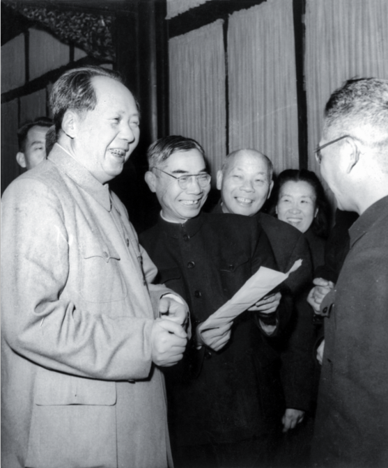 毛泽东、周恩来、邓小平、胡耀邦等国家领导人与茅以升在一起